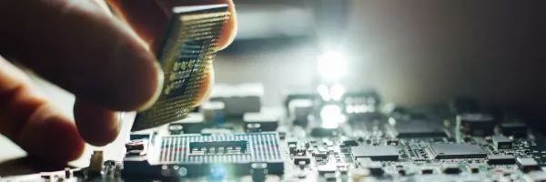 超越編程 計(jì)算機(jī)集成與信息系統(tǒng)，一個(gè)隱藏在STEM中的戰(zhàn)略樞紐